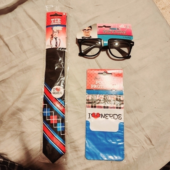 NWT Geek Chick Nerd Costume Halloween Cosplay Glasses Tie Pocket Protector New - Picture 1 of 5